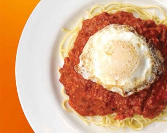38. Minced Beef with Fried Egg (Rice / Spaghetti) / 煎蛋肉醬飯或意粉